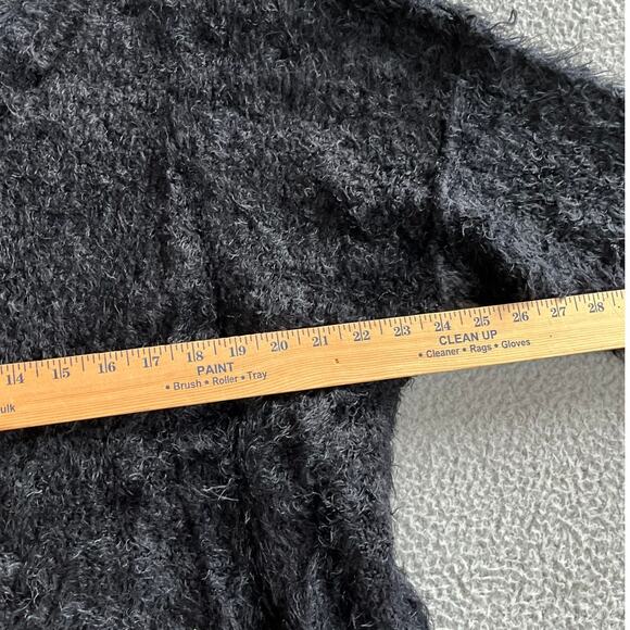 Free People Sweater Small Oversized Cropped Faux Fur Fuzzy Soft V-Neck Black - Picture 8 of 14
